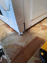 Cuptor cu microunde Brandt SM2016W, 20L, 700W, alb, 6 nivele de putere — defect, pentru piese: ușă și panou de control deteriorate (stare: vezi a 2-a fotografie) 4