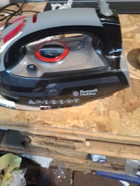 Russell Hobbs PowerSteam Ultra 20630-56 parno glačalo, 3100W, keramička podnica, spremnik za vodu 350 ml, funkcija samočišćenja, sustav protiv kamenca, crno-sivo 3