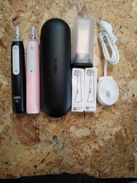 Oral-B iO Series 3 električna četkica za zube duopack – crna i ružičasta, 2 komada — nepotpun set (stanje: vidi 2. sliku) 3