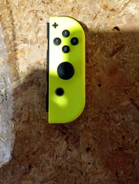 Nintendo Switch Joy-Con par kontrolera — 2 kom. desna Joy-Con kontrolera (dio) 2