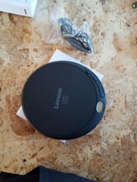 Player CD portabil Lenco CD-010 cu căști și cablu de încărcare USB - negru — fără cablu de încărcare (stare: vezi a 2-a fotografie) 2