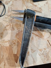 Unealtă pentru scos buruieni Fiskars Xact (1077305) – lungime 1 m, gheare din oțel inoxidabil, negru/portocaliu, mâner din plastic, stare uzată 2