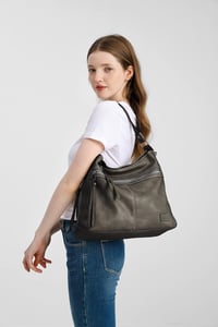 Gladdon nagy kapacitású szürke bőr női válltáska - Elegáns shopper táska több rekesszel 6