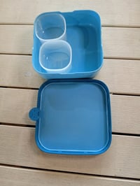 Dóza na desiatu Mepal Campus 1,3 l modrá – rozdelený box na potraviny pre deti, používaný, nekompletný 2