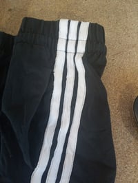 adidas Essentials 3-Stripes pamučne kratke hlače za žene, crno-bijele, veličina L – vidljivo habanje duž pruga (stanje: vidi 2. sliku) 3