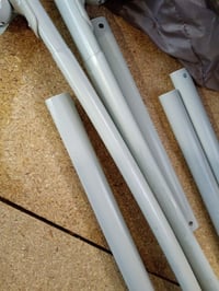 Kinderkraft LOVI 3 v 1 skladacia cestovná postieľka s baldachýnom a matracom, 0-9 kg, sivá, 1 ks 4
