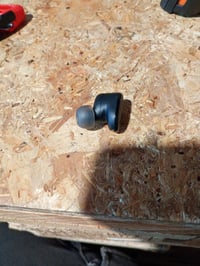 JBL Tune 130 NC TWS bal fülhallgató egység csere alkatrész fekete színű Bluetooth zajszűrős fülhallgatóhoz 2
