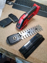 Foarfecă pentru iarbă și arbuști cu acumulator Einhell GE-CG 18/100 Li-Solo 18V (fără acumulator) – foarfecă de grădină fără fir, utilizată 2