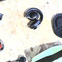 Bose QuietComfort Ultra bežične slušalice — neispravne, za dijelove: Ne drže struju, a lijevi jastučić je također oštećen (stanje: vidi 2. sliku) 2