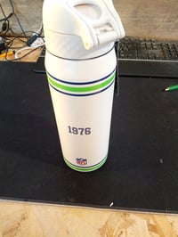 Sticlă termică din oțel inoxidabil ion8 NFL Seattle Seahawks cu pai 750 ml — zgârieturi de transport (stare: vezi a 2-a imagine) 2