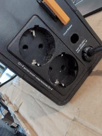 UPS APC Easy UPS BVX700LI-GR 700 VA AVR Schuko – pokazený, na náhradné diely: nezapína sa (stav: pozri 2. obrázok) 2