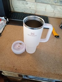 Stanley Quencher H2.0 Flowstate termosz ivópalack 1180 ml rózsaszín kvarcit szín szívószál — szívószál hiányzik (állapot: lásd a 2. képet) 2
