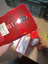 Smartfón OnePlus 6, 8 GB RAM, 128 GB úložisko, Dual SIM, červený — — chybný, na náhradné diely: Nefunguje batéria (stav: pozri 2. obrázok) 5