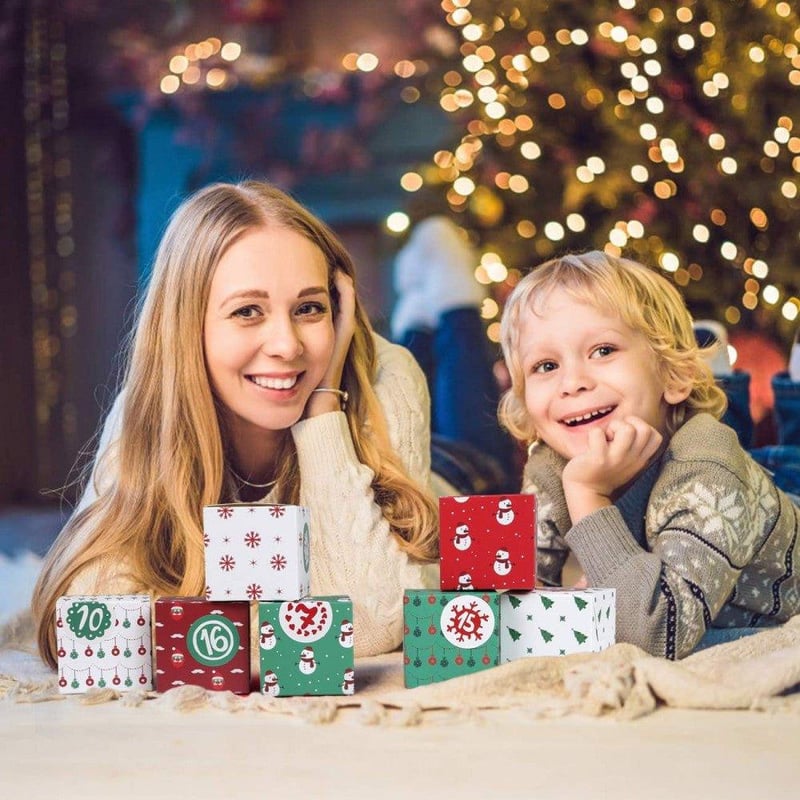 Kesote Adventi Naptár: 24 Újratölthető Doboz Karácsonyi Díszekkel és Számokkal