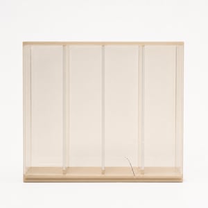 vidaXL Fa Gyűjtői Vitrin Ajtókkal 80x8,5x37 cm Tárolószekrény Kollekciókhoz - Sérült plexi külseje, repedt front (Outlet termék)
