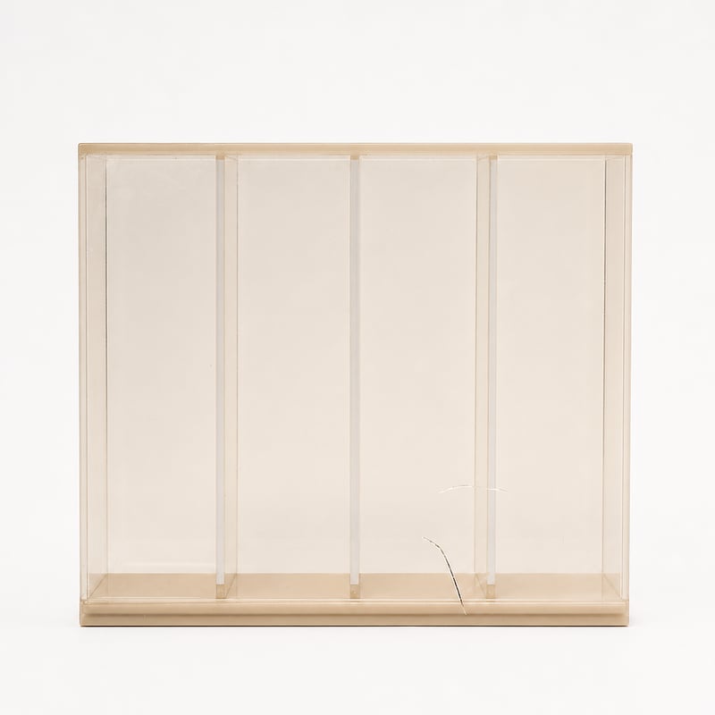 vidaXL Fa Gyűjtői Vitrin Ajtókkal 80x8,5x37 cm Tárolószekrény Kollekciókhoz - Sérült plexi külseje, repedt front (Outlet termék)