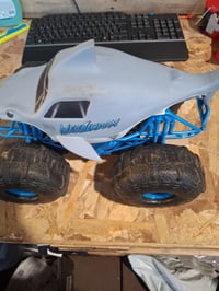 Monster Jam Megalodon Storm távirányítós cápa RC autó 1:15 méretarányú - Használt, hiányos (távirányító nélkül (állapot: lásd a 2. képet) 4