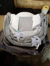 Kinderkraft LOVI 3 v 1 skladacia cestovná postieľka s baldachýnom a matracom, 0-9 kg, sivá, 1 ks 2