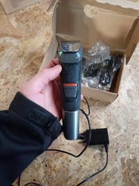 Philips Multigroom 3000 Series višenamjenski trimer — neispravno, za dijelove: problem s kontaktom, ne uključuje se (stanje: vidi 2. sliku) 4
