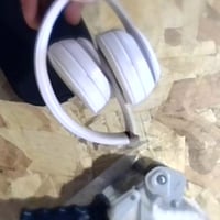 Bezdrôtové Bluetooth slúchadlá Beats Solo 4, matné — Na výrobku sú viditeľné výrazné známky používania (stav: pozri 2. obrázok) 2