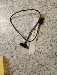 Fitbit Charge 6 mjerač aktivnosti u boji porculan/srebrni aluminij, sa 6 mjeseci Premium članstva, GPS-om, mjeračem pulsa, Google Walletom i Mapsom 4