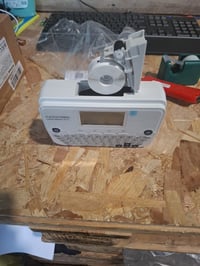 SUPVAN E12 Fehér Bluetooth Címkézőgép Billentyűzettel, 1 db Öntapadós — 3 db öntapadós szalag hiányzik (állapot: lásd a 2. képet) 3