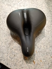 Șa de bicicletă ROGTYO Cloud Comfort Pro Max – Șezut lat cu gel și spumă cu memorie — fără accesorii de montare (stare: vezi a 2-a imagine) 3