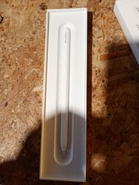 Apple Pencil Pro érintőceruza iPad-hez, nyomás- és dőlésérzékeny — hibás, alkatrésznek: nem tölt a toll (állapot: lásd a 2. képet) 2