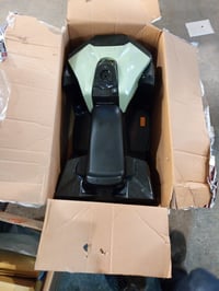 Quad electric pentru copii Feber Quad Boxer 12V – defect, funcționează parțial: lipsesc piese, motor de antrenare suspendat (stare: vezi a doua imagine) 7