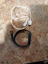 Inteligentný náramok Xiaomi Smart Band 9 Active v čiernej farbe, meranie tepu, sledovanie spánku, športové režimy, AMOLED displej, vodotesný, používaný 2