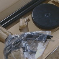 Amazon Basics Stojan na oblečenie a klobúky, 8 háčikov, čierny, 29,5 x 29,5 x 167 cm, so stojanom na dáždniky — škrabance (stav: pozri 2. obrázok) 2