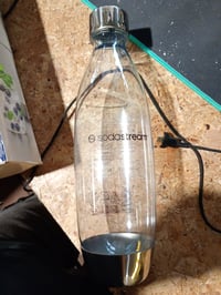 Opakovane použiteľná fľaša na sýtené nápoje SodaStream Fuse, 1 liter, bez BPA, vhodná do umývačky riadu, strieborný kovový dizajn (stav: pozri 2. obrázok) 2
