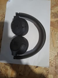 Bezdrôtové slúchadlá JBL Tune 530BT na uši v čiernej farbe, 76-hodinová výdrž batérie, viacbodové pripojenie, podpora Google Fast Pair 4