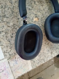 Sony WH-1000XM5 Vezeték nélküli Over-Ear Fejhallgató Midnight — hibás, alkatrésznek: jobb oldali fülpárna törött (állapot: lásd a 2. képet) 3