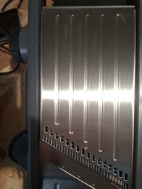 Mandolină profesională pentru legume și fructe OXO Good Grips 2.0 - Cu lamă din oțel inoxidabil, grosime reglabilă, gri 3