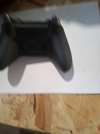 Bezdrôtový ovládač Xbox Elite Series 2 čierny, používaný, nekompletný, s driftom joysticku, gamepad kompatibilný s PC a Xboxom 4