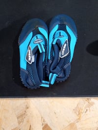 Încălțăminte de apă pentru copii Cressi Coral Junior, albastru/albastru deschis, mărimea 30, pentru sporturi marine și nautice, cu talpă antiderapantă 2