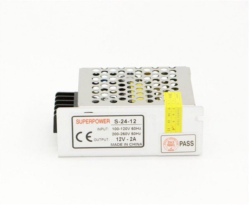 Újracsomagolt 12V 2A 24W kapcsolóüzemű tápegység - Univerzális adapter