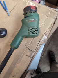 Motocoasă cu acumulator Bosch EasyGrassCut 18V-260, diametru de tăiere 26 cm, sistem 18V, cu acumulator și încărcător, utilizată 2
