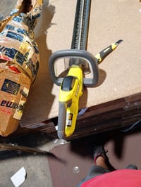 Akumulátorové nožnice na živý plot RYOBI RHT184520 18V ONE+ so 45 cm lištou, 18 mm — chýba akumulátor a nabíjací kábel (stav: pozri 2. obrázok) 2