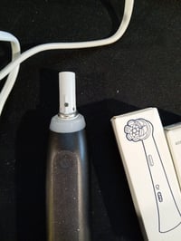 Periuță de dinți electrică Oral-B iO Series 5, Negru, Tehnologie oscilant-rotativă, Inteligentă — lipsește 1 capăt de periaj (stare: vezi poza a 2-a) 4