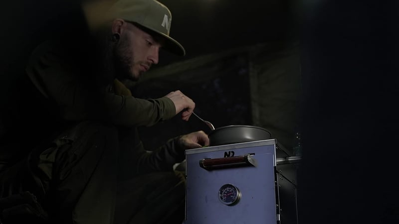 New Direction Tackle Rozsdamentes Acél Hordozható Gázfőző - Multifunkciós Kemping Tűzhely és BBQ Grill Sütő Horgászathoz és Kültéri Kirándul