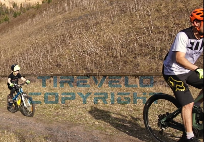 TIRE-VELO Gyermekkerékpár Vontató Rendszer - Alumínium Váz, Többszínű, Könnyű 280g, Tartós Bicikli Húzó Szerkezet Gyerekeknek