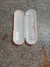 Periuță de dinți electrică Oral-B iO Series 2 — Etui de călătorie (piesă de schimb) 3
