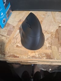 Bluestork ergonomikus vertikális vezeték nélküli egér bal kezeseknek, 4800 DPI, 6 gomb, RGB világítás, fekete, USB nano vevő 2