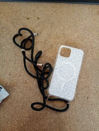 Husă Coalbooliy pentru iPhone 15 (6,1") cu model leopard transparent, compatibilă cu MagSafe și cu șnur pentru gât — suprafață zgâriată (stare: vezi a 2-a poză) 3
