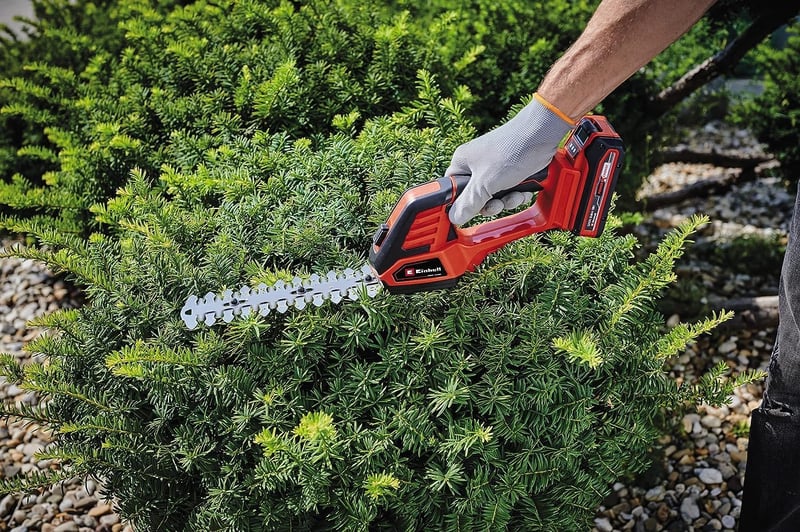 Einhell Akkumulátoros fű- és bokornyíró GE-CG 18/100 Li T-Solo Power X-Change - 18V, 10cm vágásszélesség, 20cm vágáshossz, teleszkópos nyéll