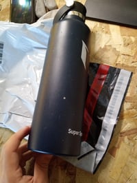 Super Sparrow termos boca od nehrđajućeg čelika s poklopcem na slamku, 1 L — oguljena boja, izgrebana površina (stanje: vidi 2. sliku) 4