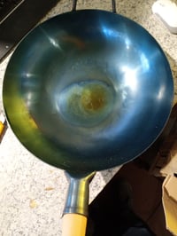 Wok YOSUKATA din oțel carbon albastru, cu fund plat, 34 cm - Wok din oțel rezistent la temperaturi înalte, cu mâner din lemn, utilizat 2