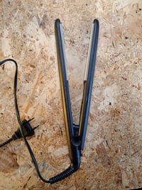 Placă de îndreptat părul Remington S3500 Ceramic, protecție anti-statică 4x, înveliș ceramic cu turmalină — defect estetic (stare: vezi poza 2) 2